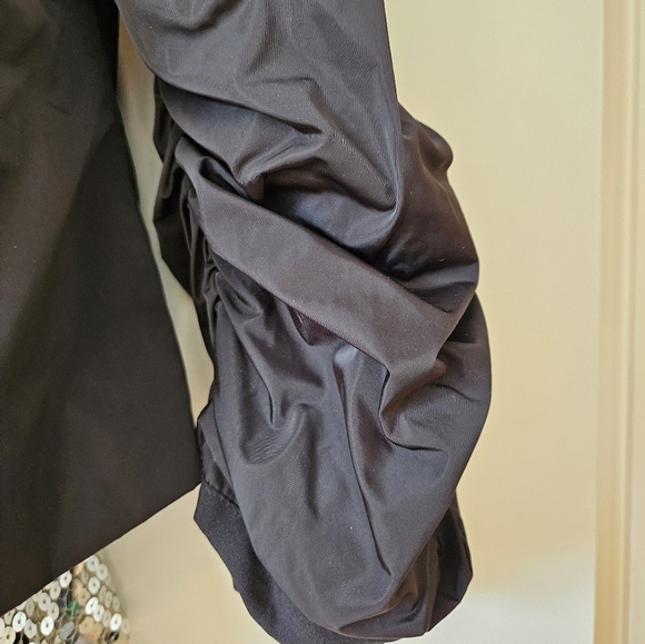 Dinh Ba Feminine Cropped Black Taffeta Jacket - Picture 7 of 8